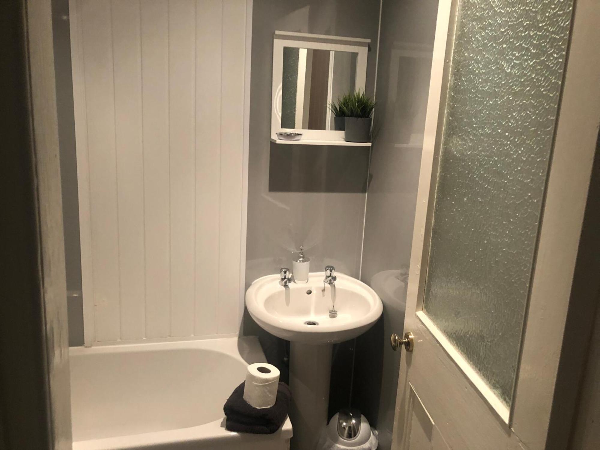 Captivating 2-Bed Apartment In Isle Of Bute Rothesay Ngoại thất bức ảnh